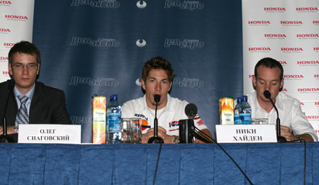 Ники Хейден на пресс-конференции в Санкт-Петербурге
