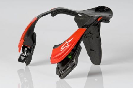 Bionic Neck Support - одевается сзади, имеет магниевую застежку спереди