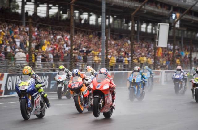 Старт гонки MotoGP - Гран При Индианаполиса