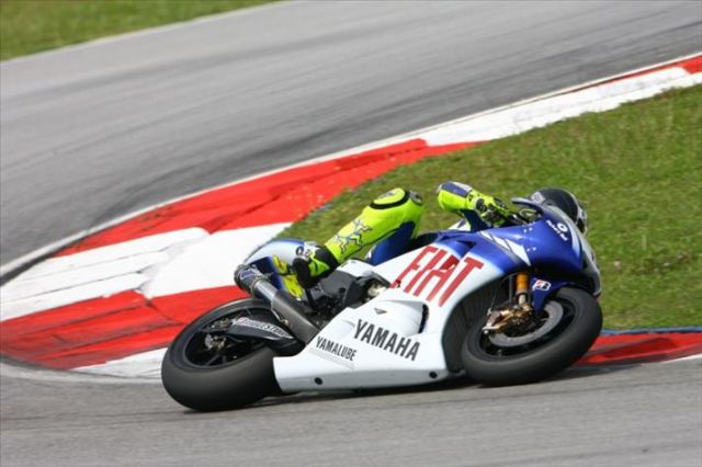 Дополнительное изображение к новости MotoGP: Падение Росси - новые фото