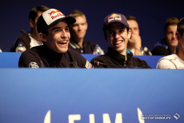 FIM Gala Ceremony 2014: Марк Маркес и его брат, Алекс - чемпионы мира MotoGP и Moto3