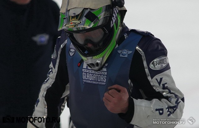 FIM Ice Speedway Gladiators 2015 RD1 Krasnogorsk: Harald Simon & Gunter Bauer collision