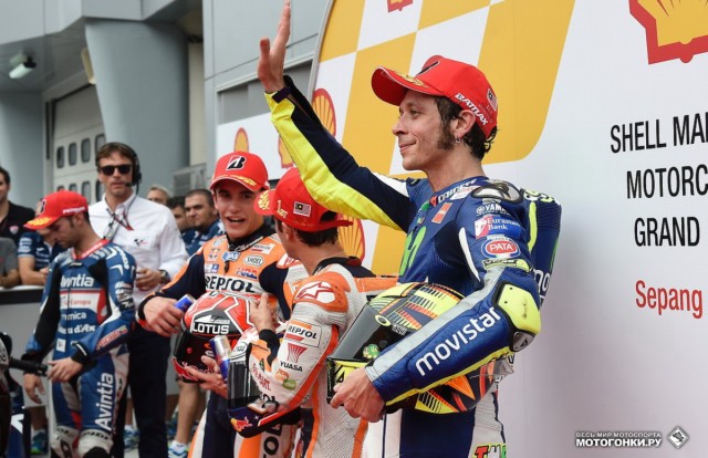 MotoGP 2015 Malaysian GP 17 Round: Росси удалось вытеснить Лоренцо с первой линии на квалификации