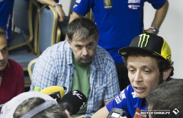 MotoGP 2015 Malaysian GP 17 Round: Росси на пресс-конференции - Я не бил Марка!