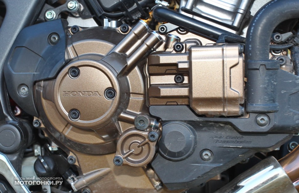Тест-драйв Honda CRF1000D Africa Twin: двигатель с DCT трудно спутать с каким-то другим!