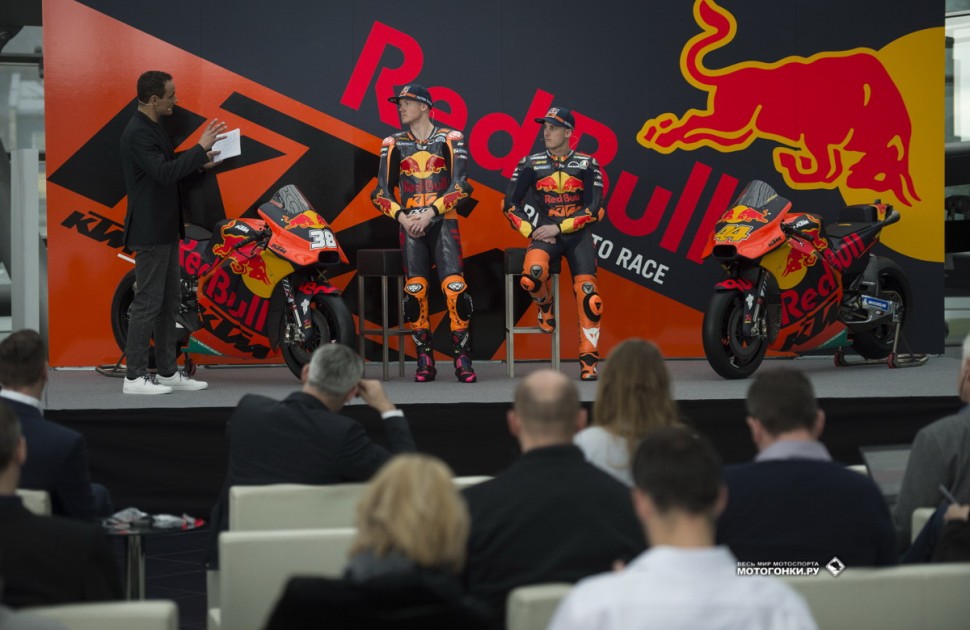 MotoGP: Бредли Смит и Пол Эспаргаро на презентации KTM RC16 (2018)