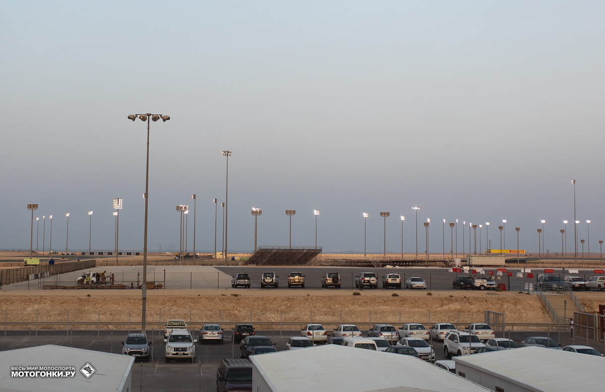 WSBK Qatar - ночные гонки Superbike 2014: прогрев осветительной системы Losail International Circuit WSBK Qatar - ночные гонки Superbike 2014: прогрев осветительной системы Losail International Circuit