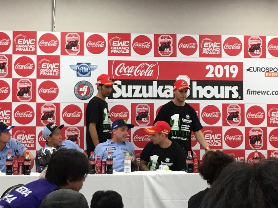 Странная пресс-конференция после Suzuka 8 Hours: отвечать на вопросы журналистов, ни разу не выйдя на трек Странная пресс-конференция после Suzuka 8 Hours: отвечать на вопросы журналистов, ни разу не выйдя на трек