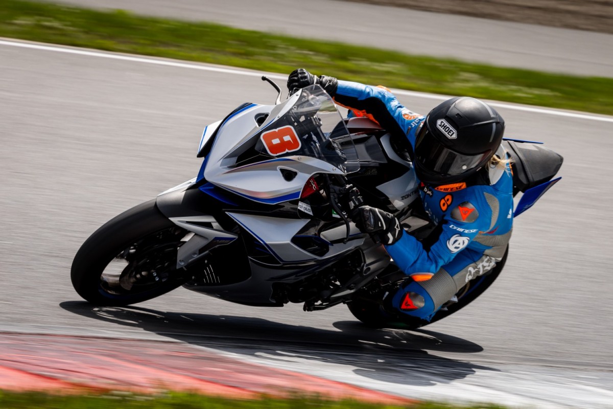 Проект QTM Motorsport и Zontes RUSSIA: спортбайк Zontes 703RR - Мария Медведева, тест-пилот Проект QTM Motorsport и Zontes RUSSIA: спортбайк Zontes 703RR - Мария Медведева, тест-пилот