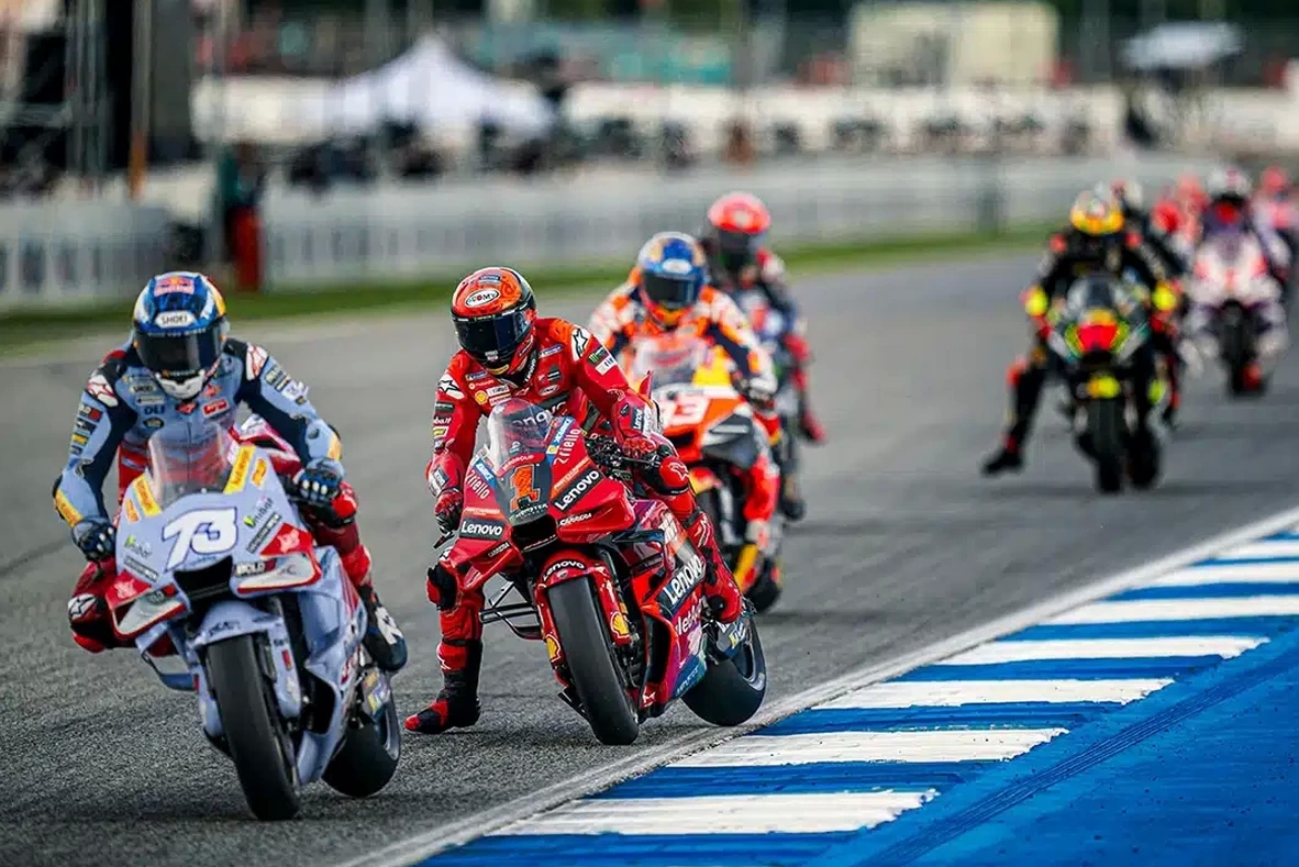 Торможение перед Т1 в Мандалике - это особое искусство Торможение перед Т1 в Мандалике - это особое искусство