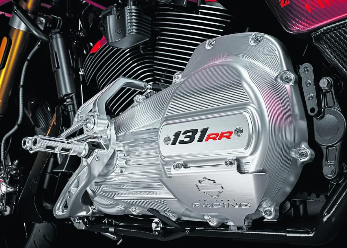 Двигатель Screamin Eagle 131Harley-Davidson CVO Road Glide RR Двигатель Screamin Eagle 131Harley-Davidson CVO Road Glide RR