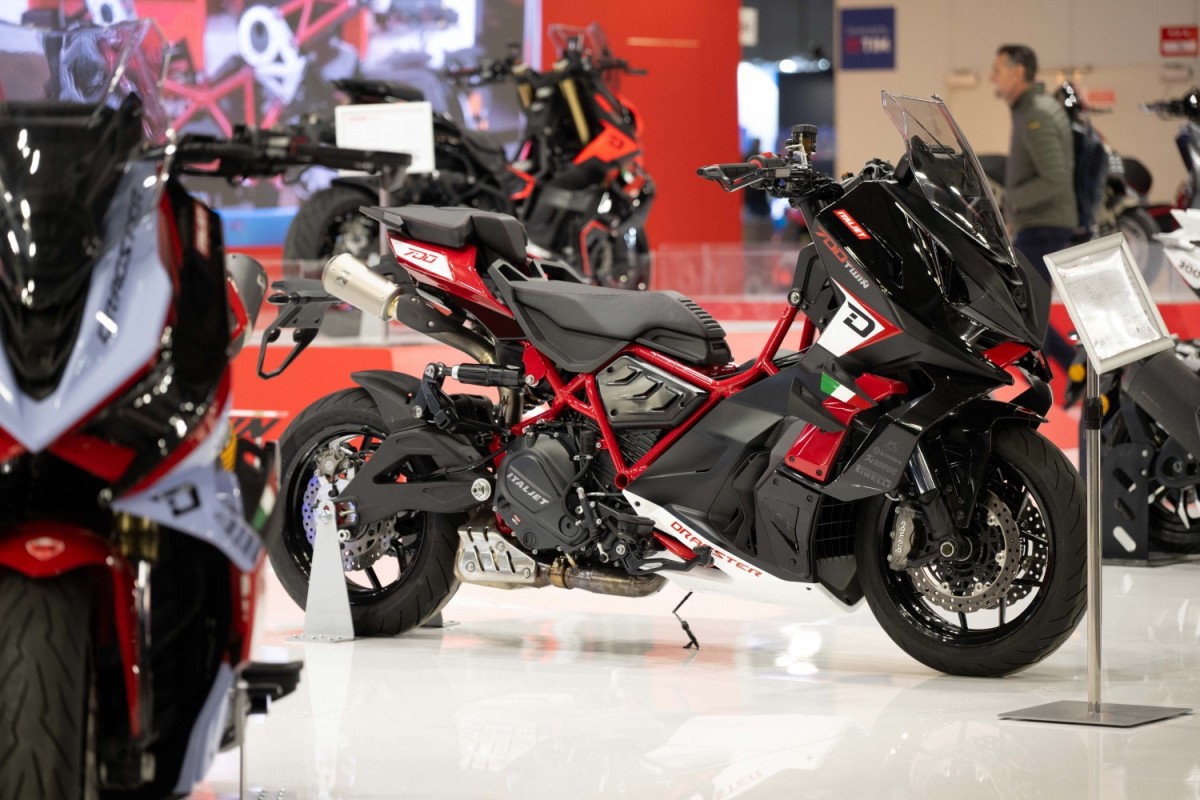 Italjet Dragster 700 TWIN - Миланский Мотосалон EICMA 2025 Italjet Dragster 700 TWIN - Миланский Мотосалон EICMA 2025