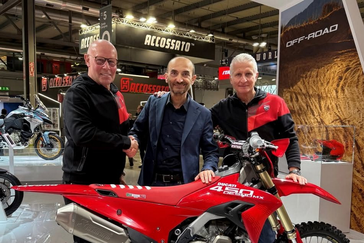 Луи Востерс и Wilvo Racing стали заводской командой Ducati в чемпионате мира по мотокроссу MXGP Луи Востерс и Wilvo Racing стали заводской командой Ducati в чемпионате мира по мотокроссу MXGP