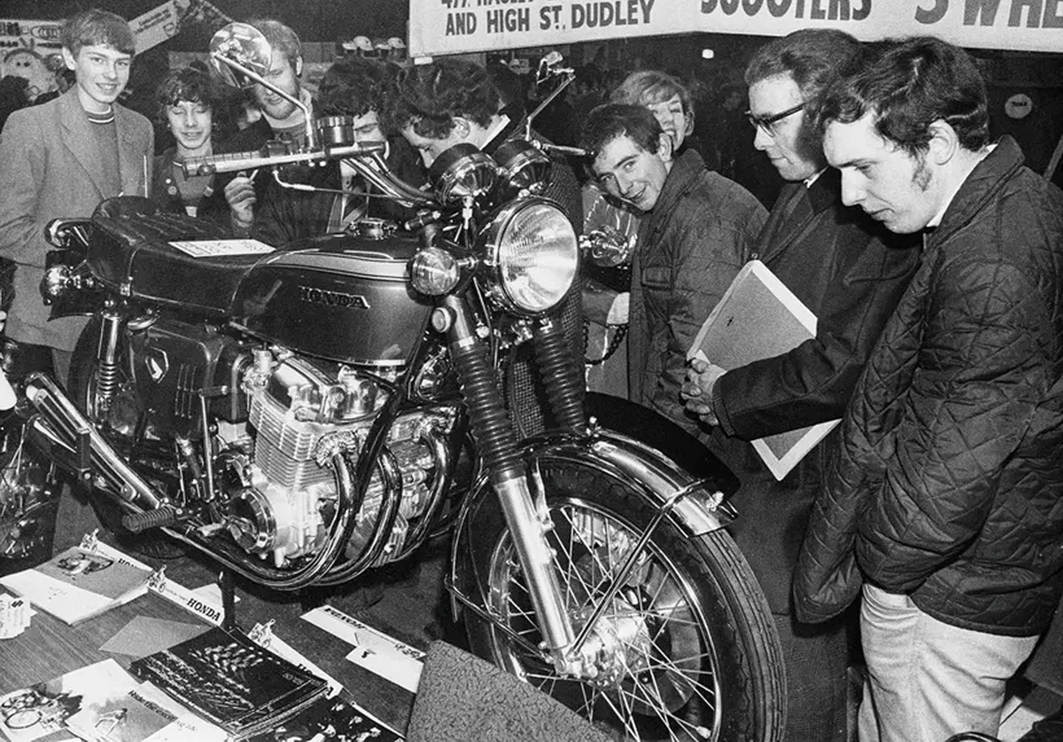 Презентация Honda CB750 (1969) Презентация Honda CB750 (1969)