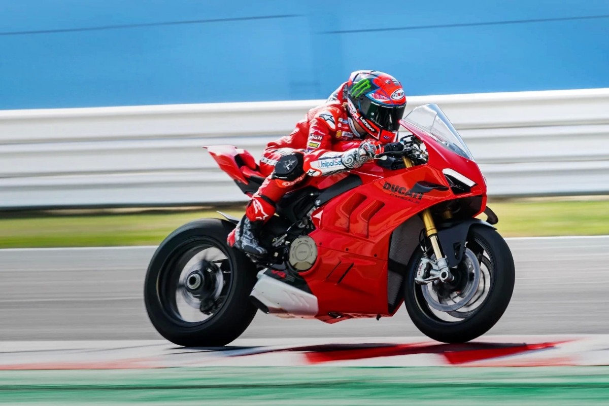 Ducati V4 (2024) Ducati V4 (2024)