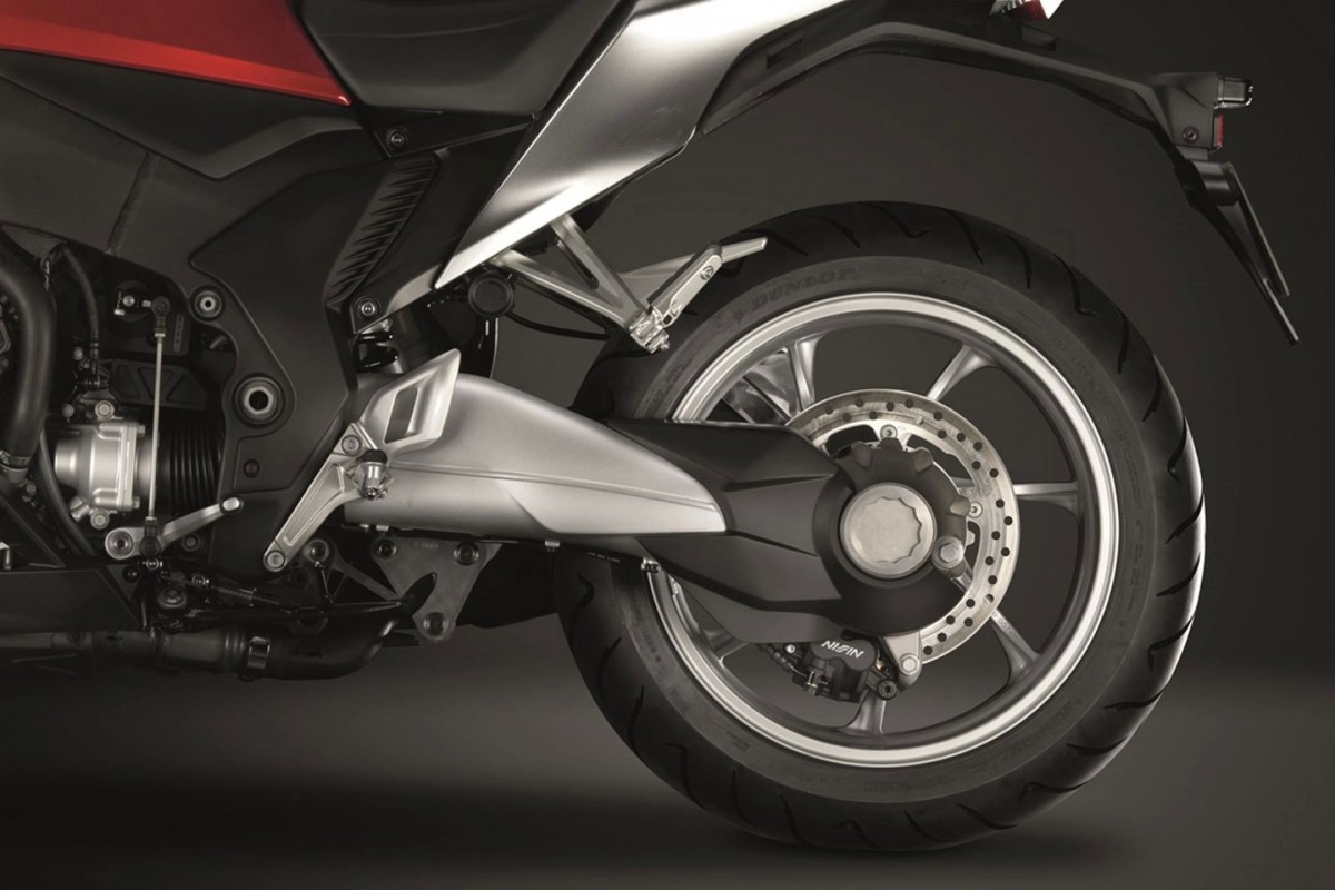 Монолитная консоль задней подвески Honda VFR1200 Монолитная консоль задней подвески Honda VFR1200