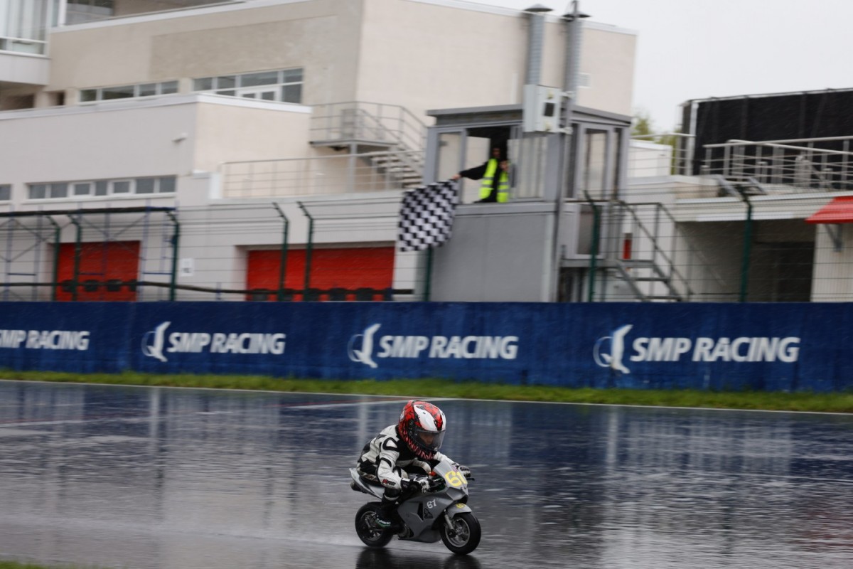 Supermoto и Минимотард: 1 этап чемпионата на NRing Supermoto и Минимотард: 1 этап чемпионата на NRing