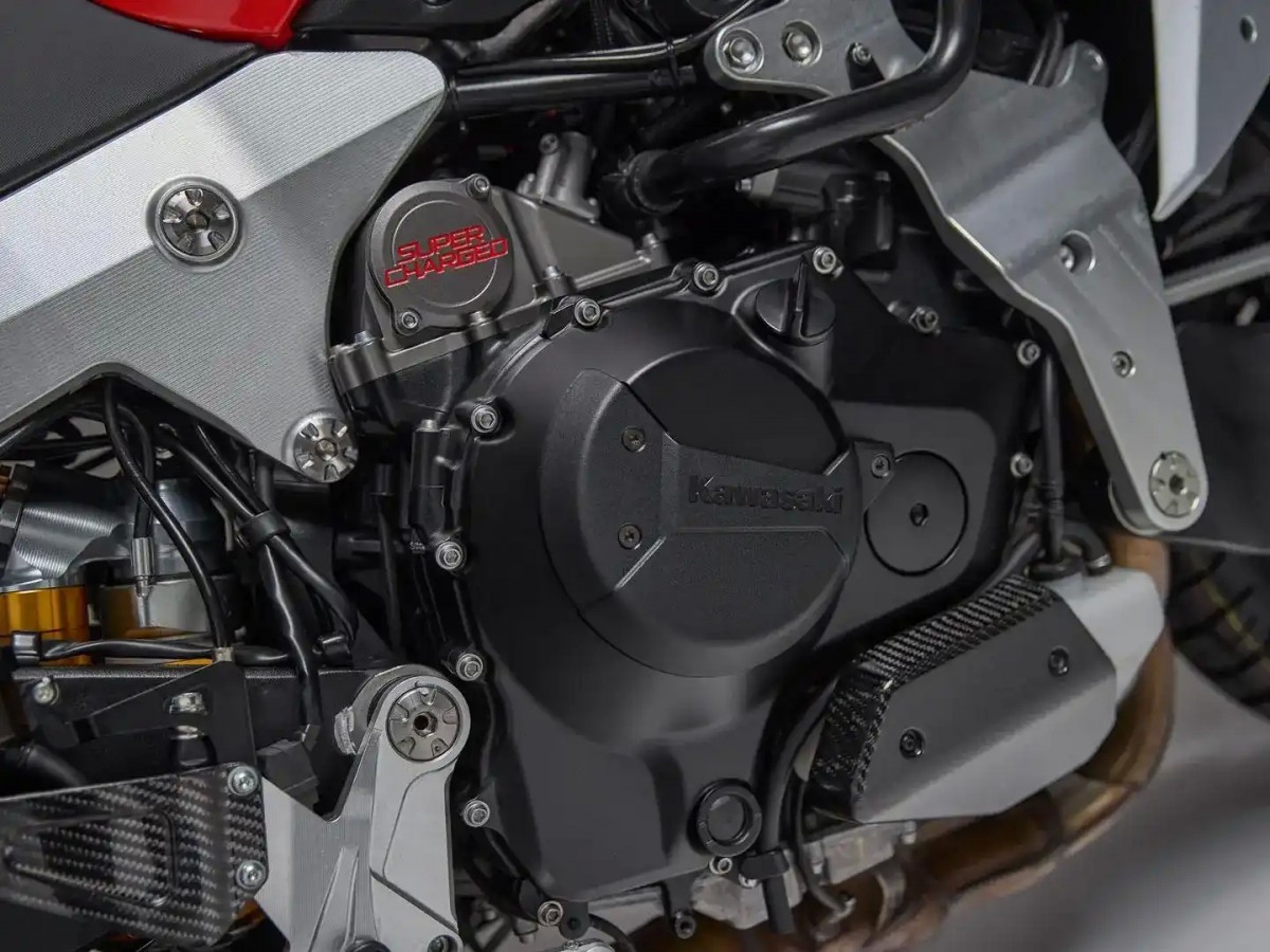 Двигатель Bimota Tesi H2 Tera - это 200-сильный Kawasaki Z1000 с суперчарджером Двигатель Bimota Tesi H2 Tera - это 200-сильный Kawasaki Z1000 с суперчарджером