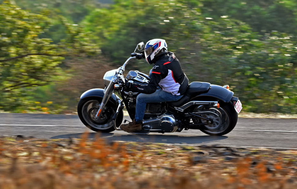 Harley-Davidson Fat Boy нуждается в применении силы Harley-Davidson Fat Boy нуждается в применении силы