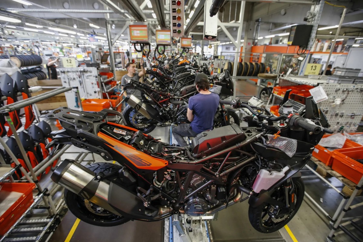 Сборка мотоциклов KTM в Маттигхофене Сборка мотоциклов KTM в Маттигхофене