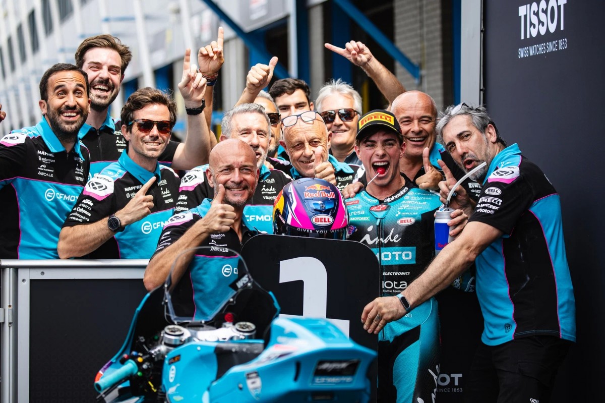 Победа Давида Алонсо с CFMoto Aspar Team Moto2 в Ассене (2026) Победа Давида Алонсо с CFMoto Aspar Team Moto2 в Ассене (2026)