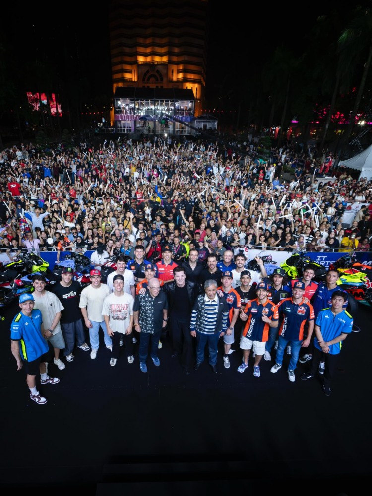Презентация MotoGP 2026 в Куала-Лумпуре собрала 20000 зрителей Презентация MotoGP 2026 в Куала-Лумпуре собрала 20000 зрителей