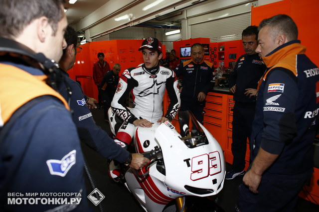 Марк Маркес на тестах в Сепанге: в гараже Repsol Honda