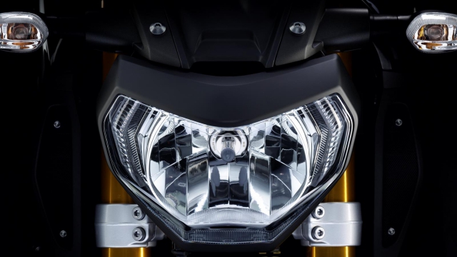 Агрессивный и угловатый дизайн: Yamaha MT-09 создан для улиц