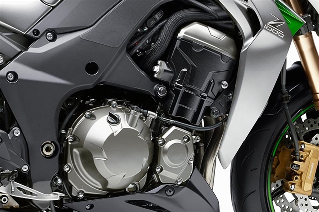 Двигатель Kawasaki Z1000 (2014): полностью обновленный 1043-кубовый агрегат с системой DFI