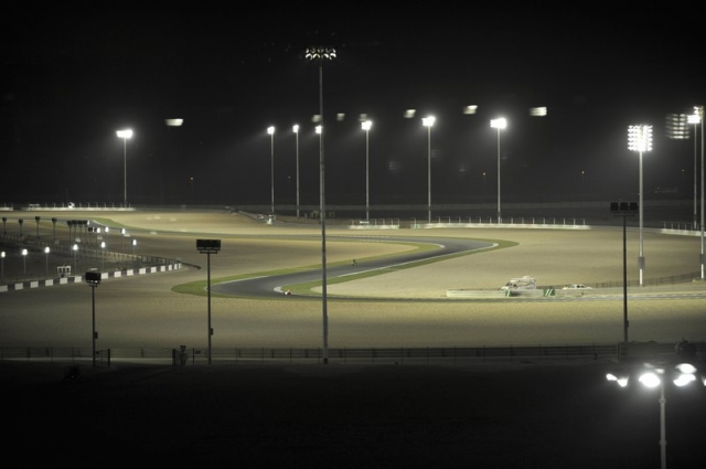 Лес осветительных мачт в Losail International Circuit