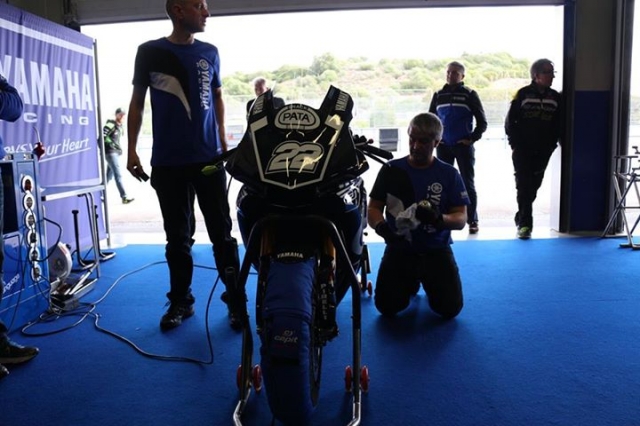 Алекс Лоус впервые опробует Yamaha R1 сегодня в Хересе