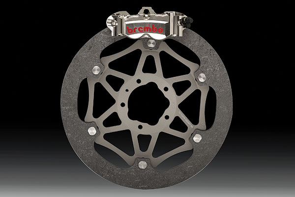 В 2000 году Brembo впервые представила карбоновые тормозные диски для прототипов MotoGP