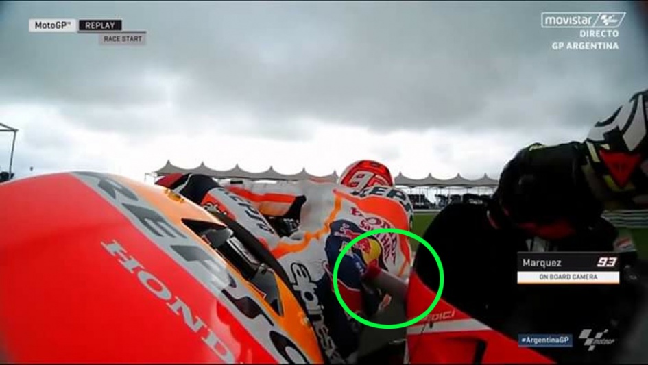 В Аргентине сам Маркес получил винглетом Ducati по спине, к счастью, без проникающих ранений