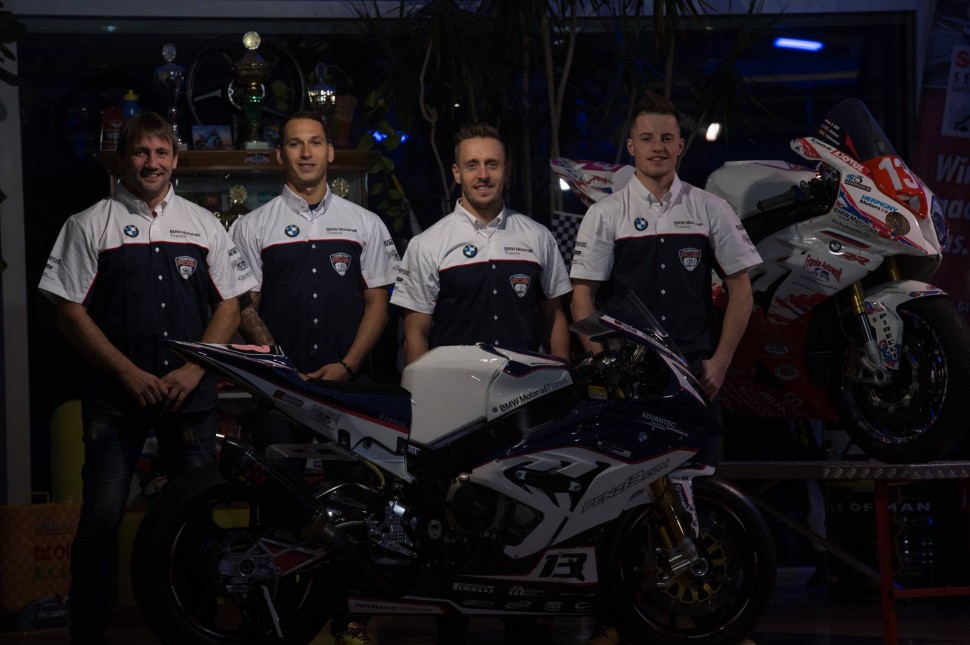 Основной состав Penz13.com BMW Motorrad France: Рико Пенцкофер (владелец - слева), Лукас Пешек, Кенни Форе и Мэттью Жине