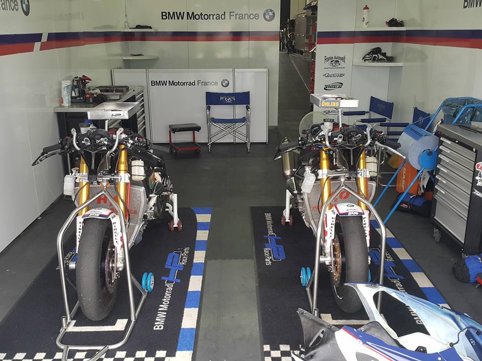 В гараже penz13.com BMW Motorrad France все готово к первой квалификации