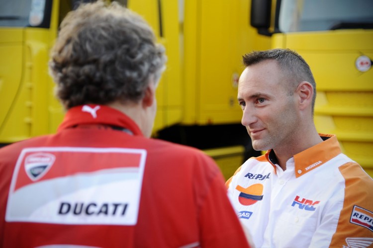 Габбарини начал работу в Ducati Factory, а затем перешел в Repsol Honda вместе со Стоунером, а теперь возвращается домой
