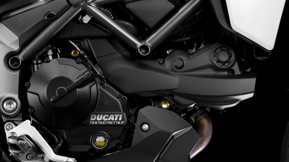 На Ducati Multistrada 950 устанавливается двигатель Testastretta от Hypermotard, такой же будет и на Ducati SuperSport