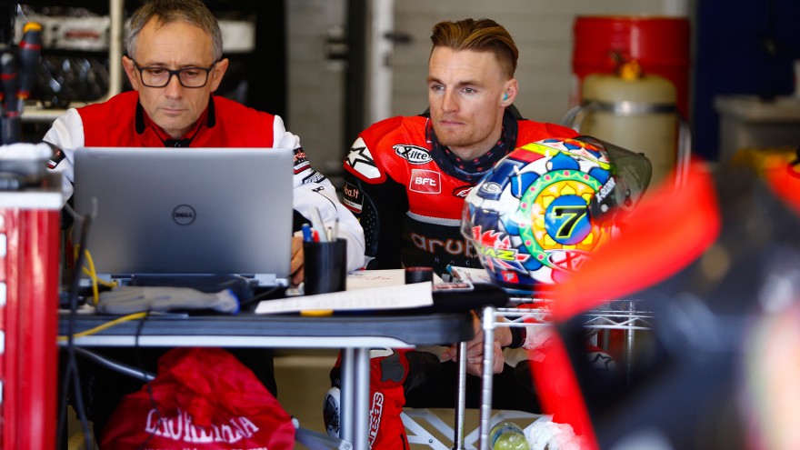 Чаз Девис преисполнен уверенности в Ducati Panigale: его цель - титул в 2017 году