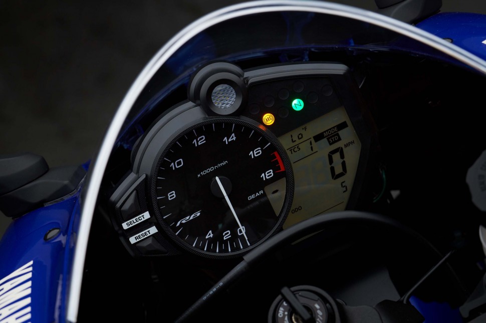 Базовая электроника - режимы и lap-timer; Racing Kit обеспечит полный набор гоночных функций