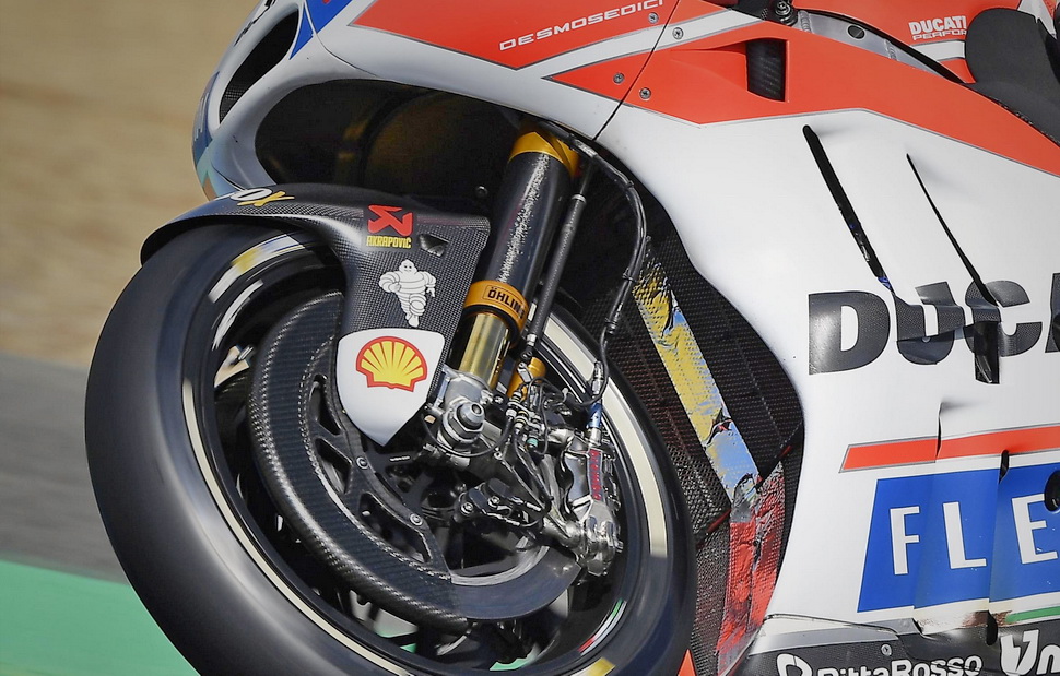 Ducati Factory использует карбоновый прототип вилки Ohlins с начала года