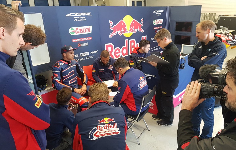 Леон Камье приступил к работе с Red Bull Honda World Superbike Team