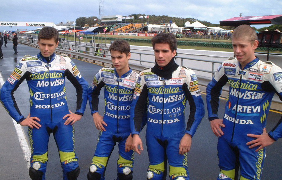 Знаменитое фото: Стоунер, Педроса и Элиас на этапе Movistar Junior Cup в Испании - всех воспитывал Альберто Пуч