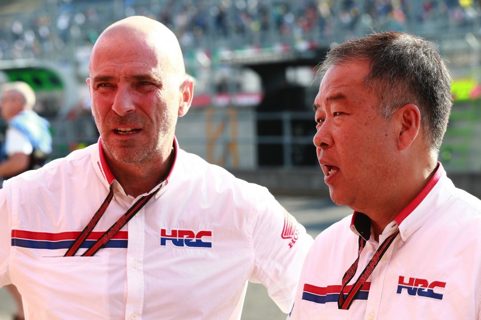 Директор Repsol Honda Ливио Суппо (слева) и вице-президент HRC Сухей Накамото