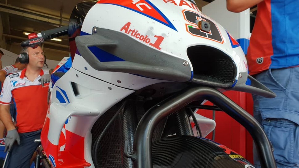 Новый аэродинамический обвес Ducati GP18 опробован Данило Петруччи