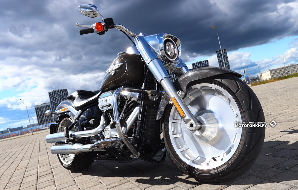 Harley-Davidson Fat Boy - мечта фотографа: каждый ракурс - удачный