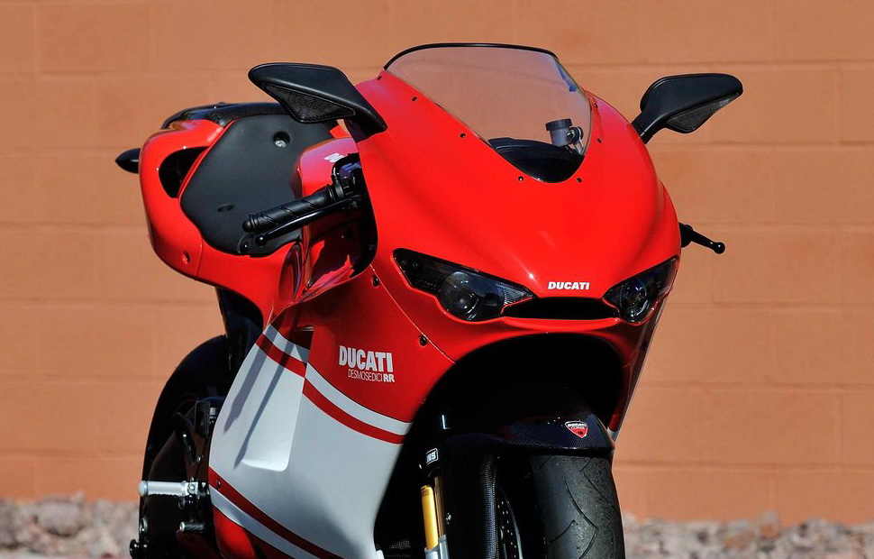 Тенденция в дизайне супербайков - стиль Ducati Desmosedici RR, 2006 год