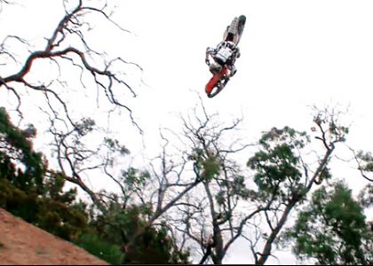Мотофристайл: Front Flip 360 - впервые (видео) Мотофристайл: Front Flip 360 - впервые (видео)