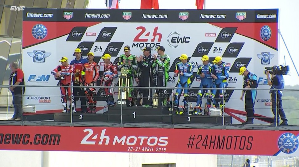Подиум 42-й гонки 24 Heures Motos (мотоциклетный Le Mans 24)