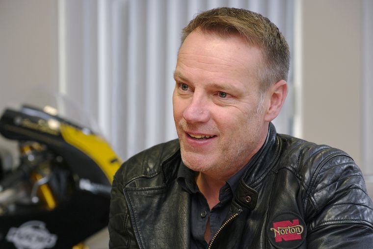 Босс Norton Motorcycles UK Ltd Стюарт Гарнер обещал все решить к январю 2020 года