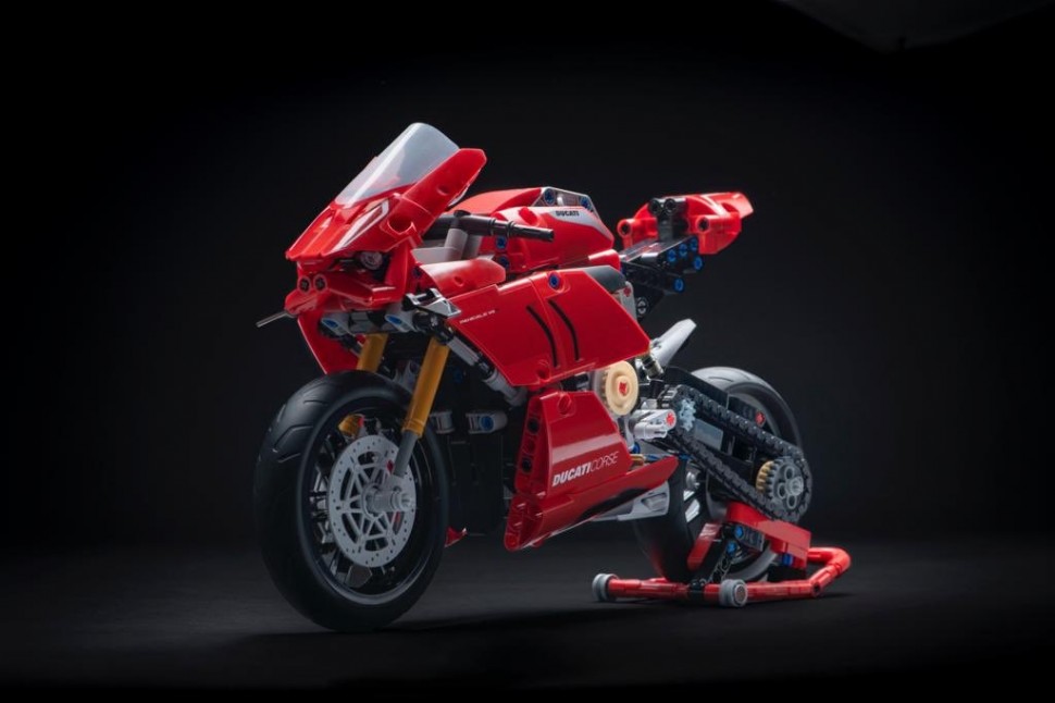 LEGO Ducati Panigale V4 R (набор №42107)